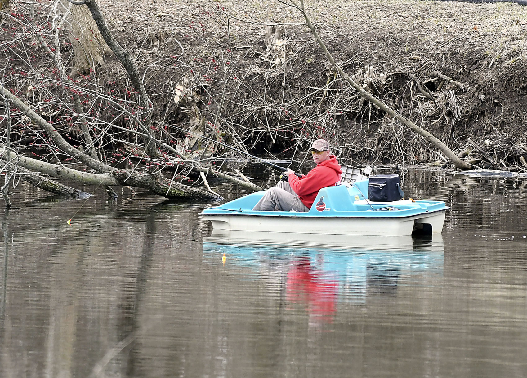 20200319-nws-standalone Paddleboat fishing